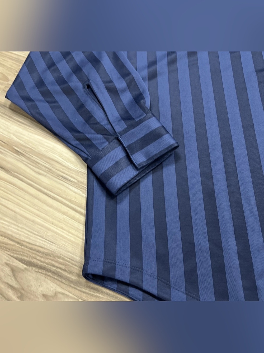 Nike Women’s Oversized Jacquard Striped Button-Down Shirt Large Blue HV1956-410 - Picture 2 of 5